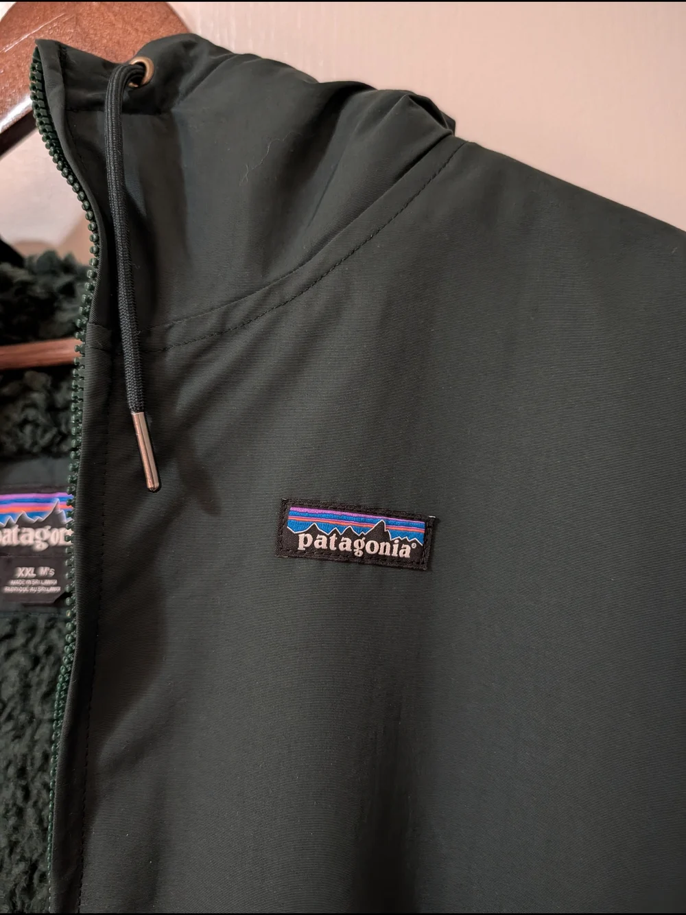 Patagonia Men's Hooded Jacket in Dark Green